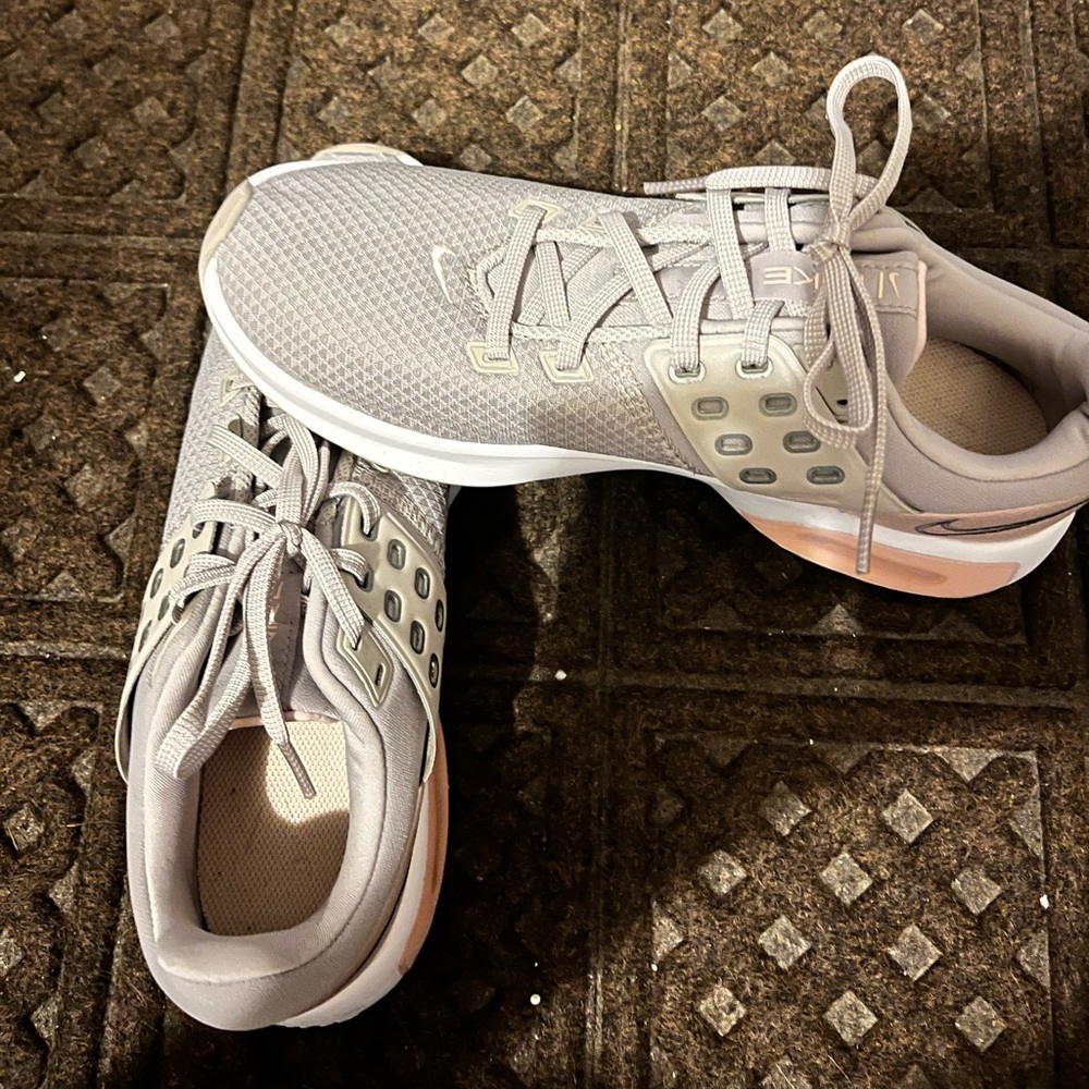 Nike gym shoes